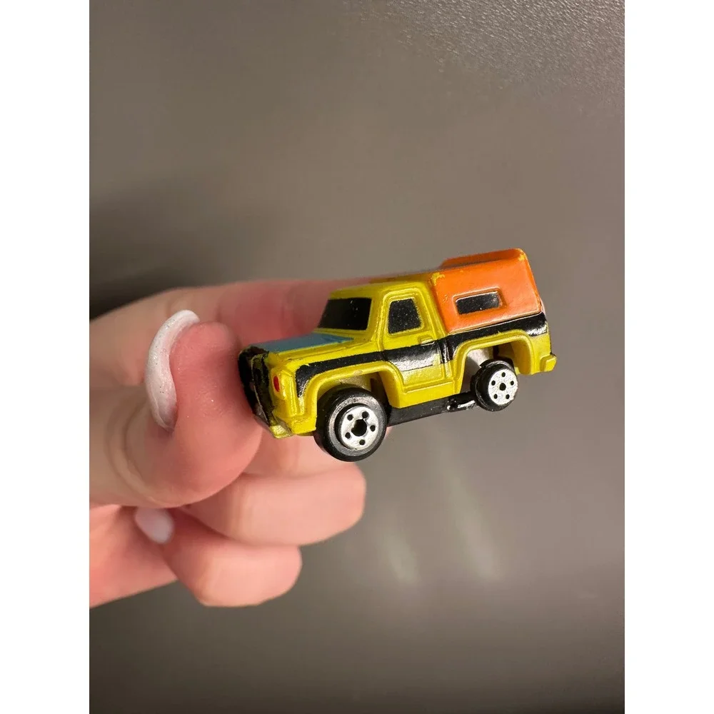 Micro Machines Yellow Orange Truck Camper Playset Toy 58‎